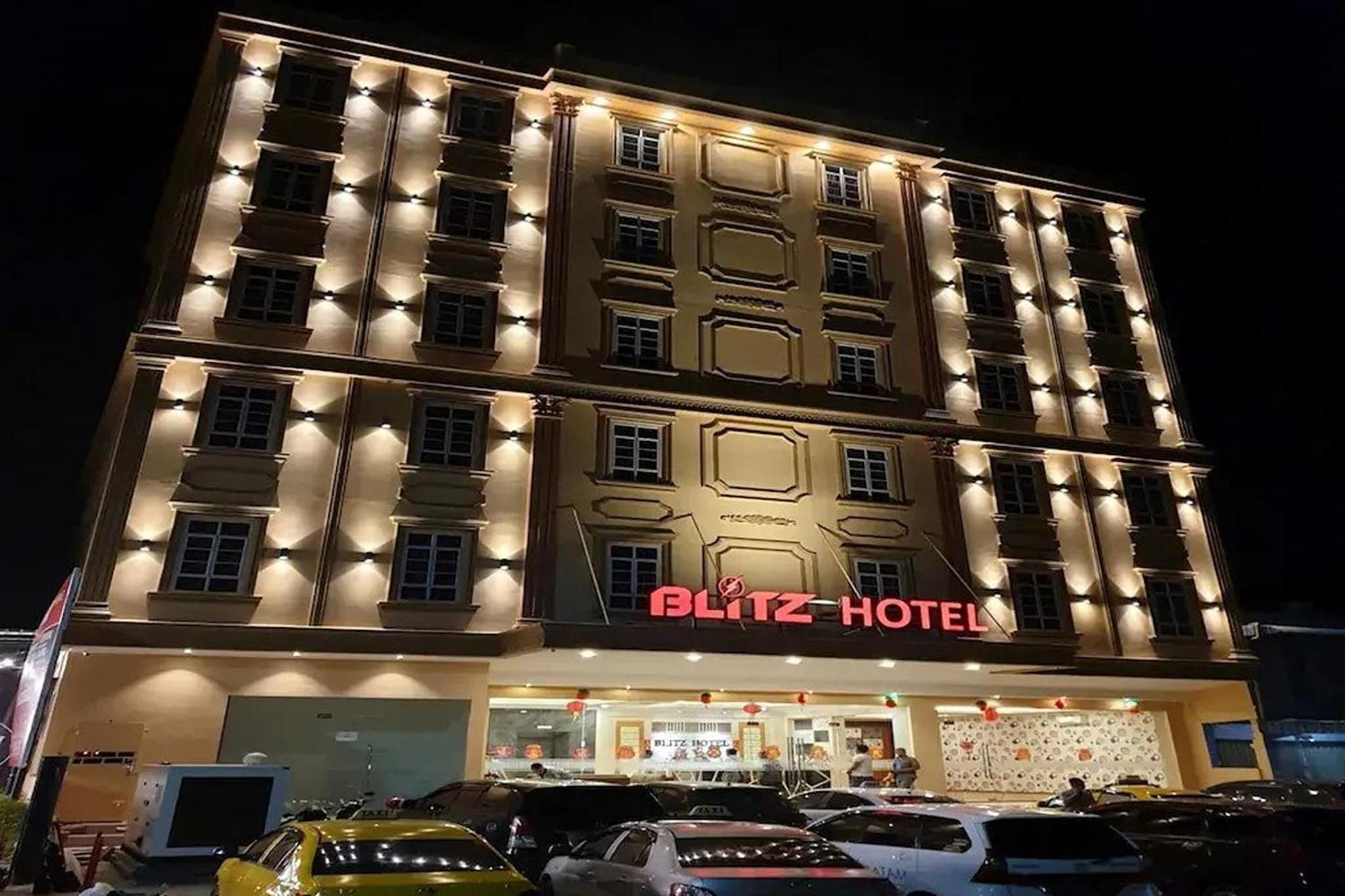 Blitz Hotel Batam Near Sultan Mahmud Ri'Ayat Shah Sekupang Exteriör bild